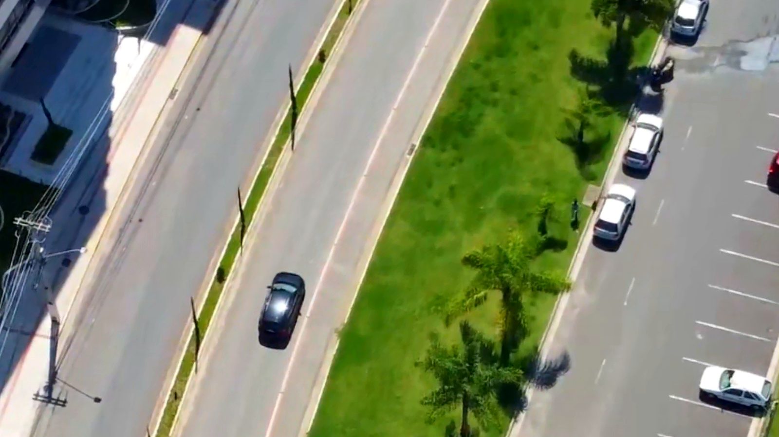 Vista aérea da avenida onde fica a unidade Resende