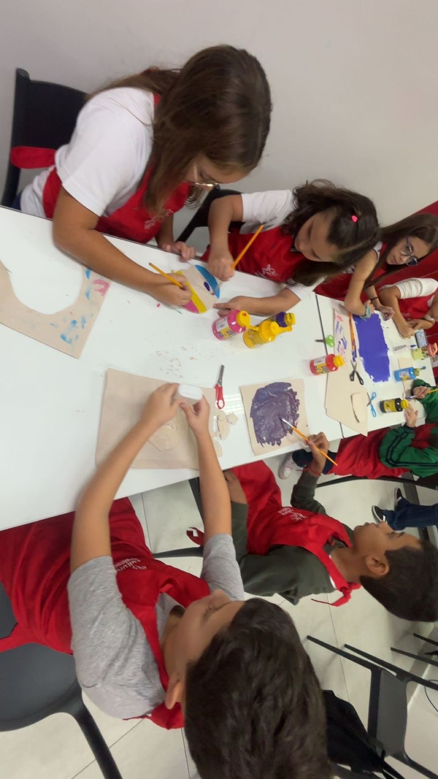 Atividade de artes na Cultura Inglesa Resende